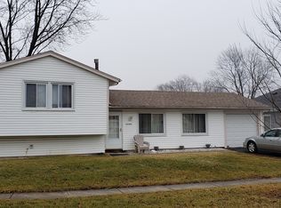 5249 Lemon Ln, Hanover Park, IL 60133