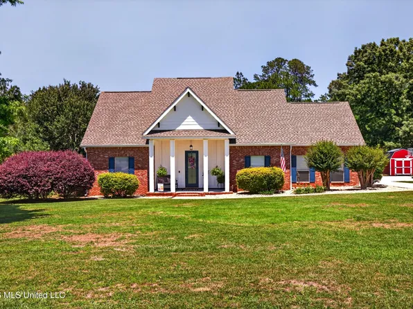 15452 Village Cir, Biloxi, MS 39532