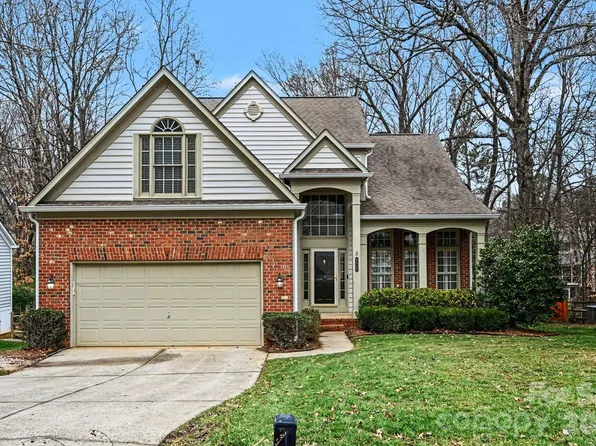 5805 Swanston Dr, Charlotte, NC 28269