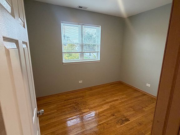 5th image of 3901 W Van Buren St APT 2