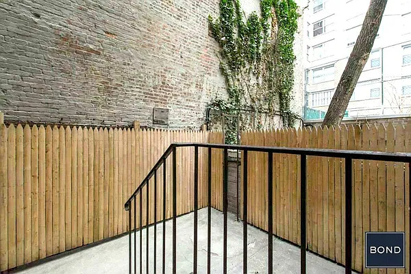 Rented by Bond New York | media 20