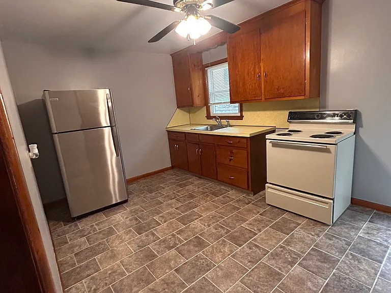 30 Forest Ct — Photo 1