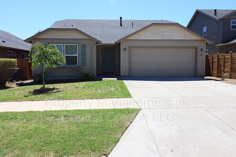 1st image of 607 SE Gleneden Pl