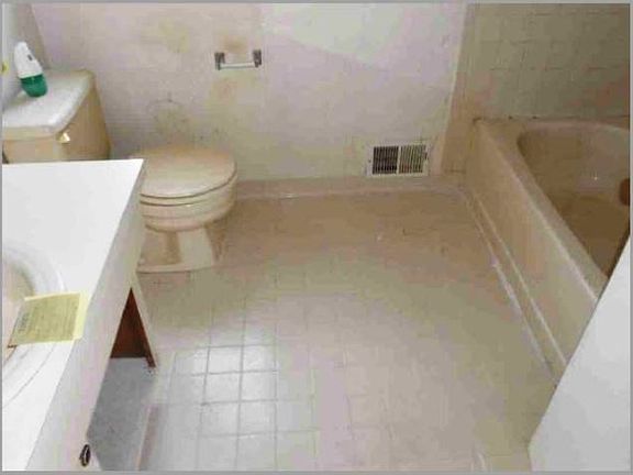 5th image of 1042 Sheila Dr