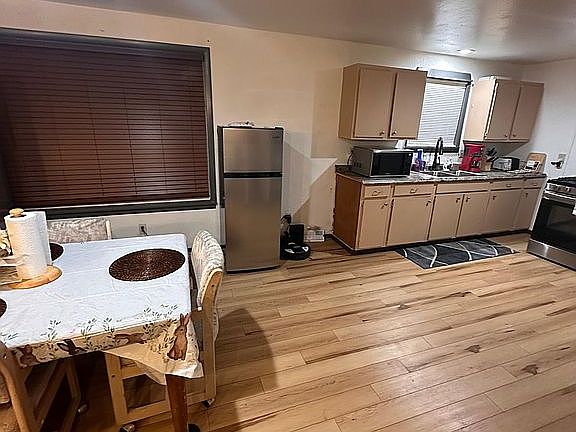 4th image of 205 Harris Ln