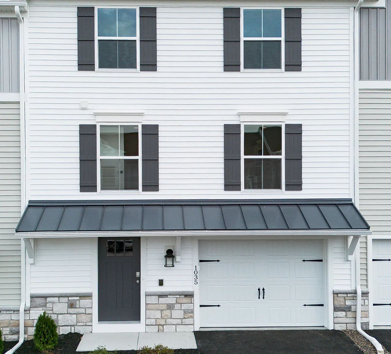 4 bed, 2.5 bath, 1827 sqft, $2,490 — Photo 2