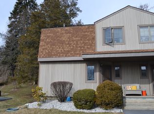 4 Maple Crest Dr, Peekskill, NY 10566