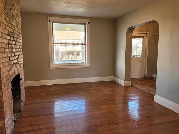3rd image of 1425 Woodland Ave #1425