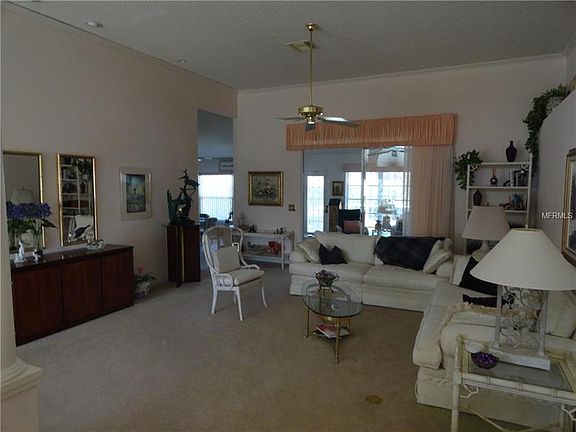 4th image of 2013 New Bedford Dr