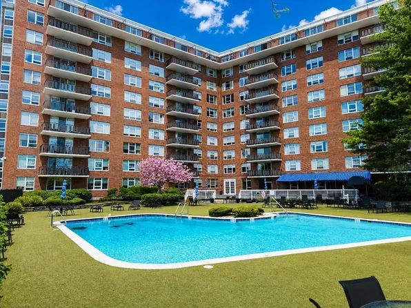 280 Boylston St APT 511, Newton, MA 02467
