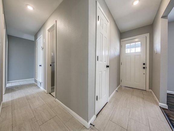 4th image of 7526 Neuhoff Dr