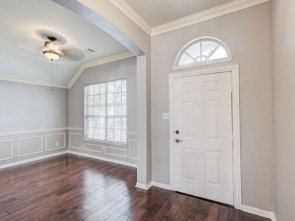 5th image of 7616 Belcrest Dr