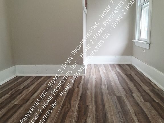 2nd image of 490 Oak St