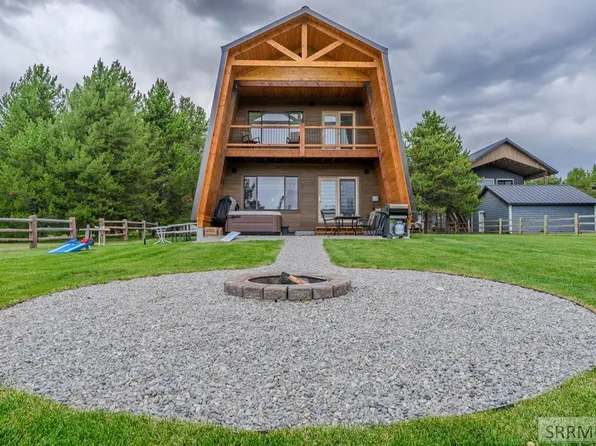 3776 Snake River Rd, Island Park, ID 83429