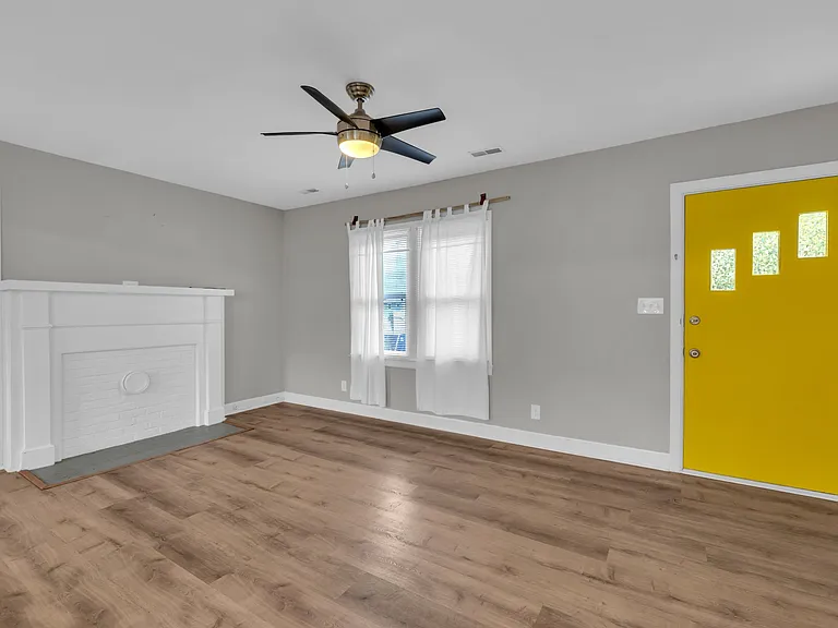 3418 Sleepy Hollow Rd — Photo 17