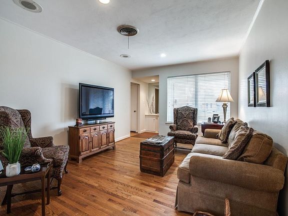4th image of 417 La Salle Dr
