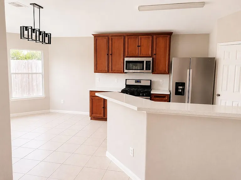 5817 Village Grove Dr — Photo 5