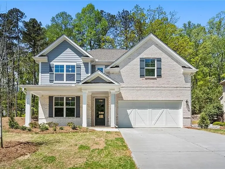 382 Riverwood Dr — Photo 2