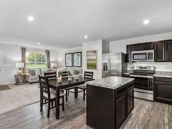 315 Forecastle St, Portsmouth, VA 23702