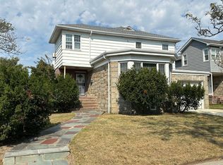 14620 Newport Ave, Rockaway Park, NY 11694