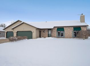 3318 Creek Side Dr, Oshkosh, WI 54904