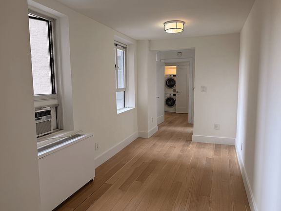 5th image of 752 W End Ave APT 16A
