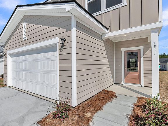 3rd image of 4022 Lemon Grass Ln
