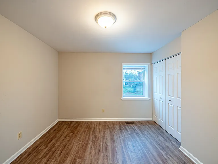 400 E Scott Ave #11 — Photo 2