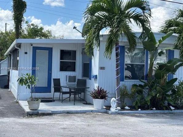 231 W Lake Dr, Hallandale, FL 33009