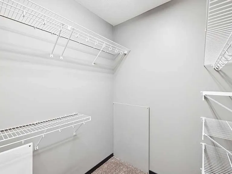 The Flats at 84 — Photo 184
