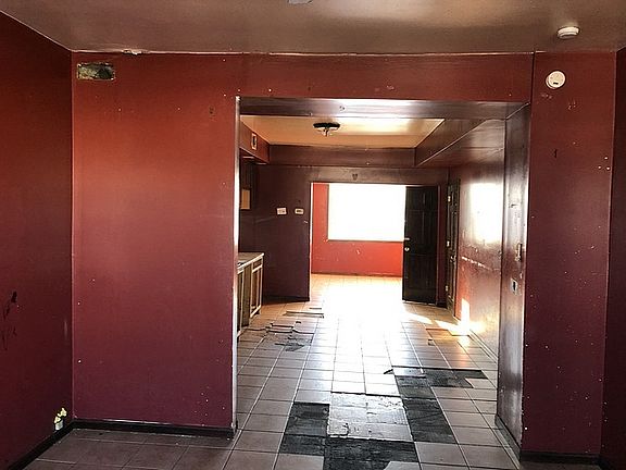 4th image of 5007 W 31st St