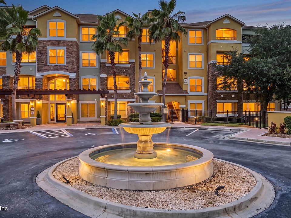 1st image of 8539 GATE Parkway #9220