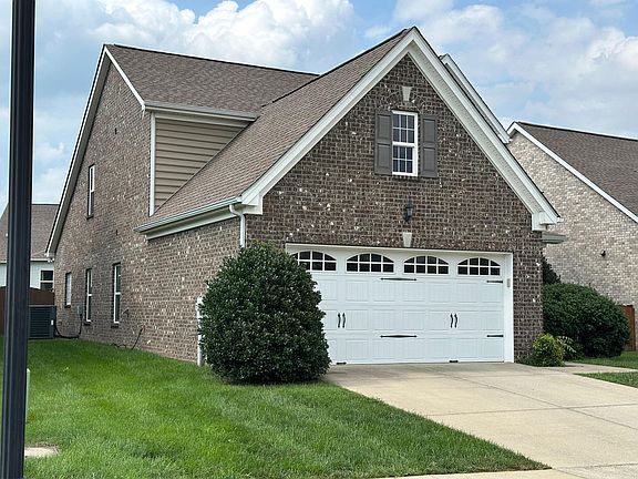2nd image of 1445 Woodside Dr