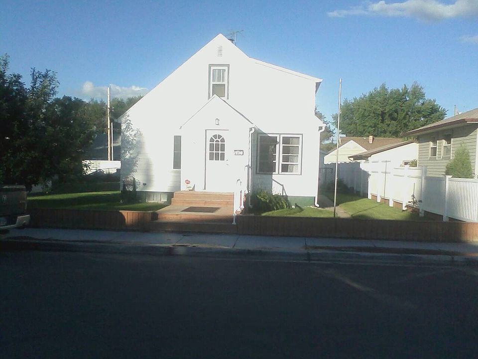 1st image of 1220 1st Ave W