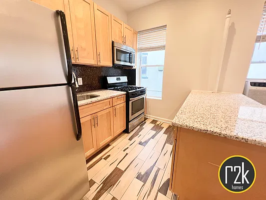 Rented by Realty 2000 Corp | media 3