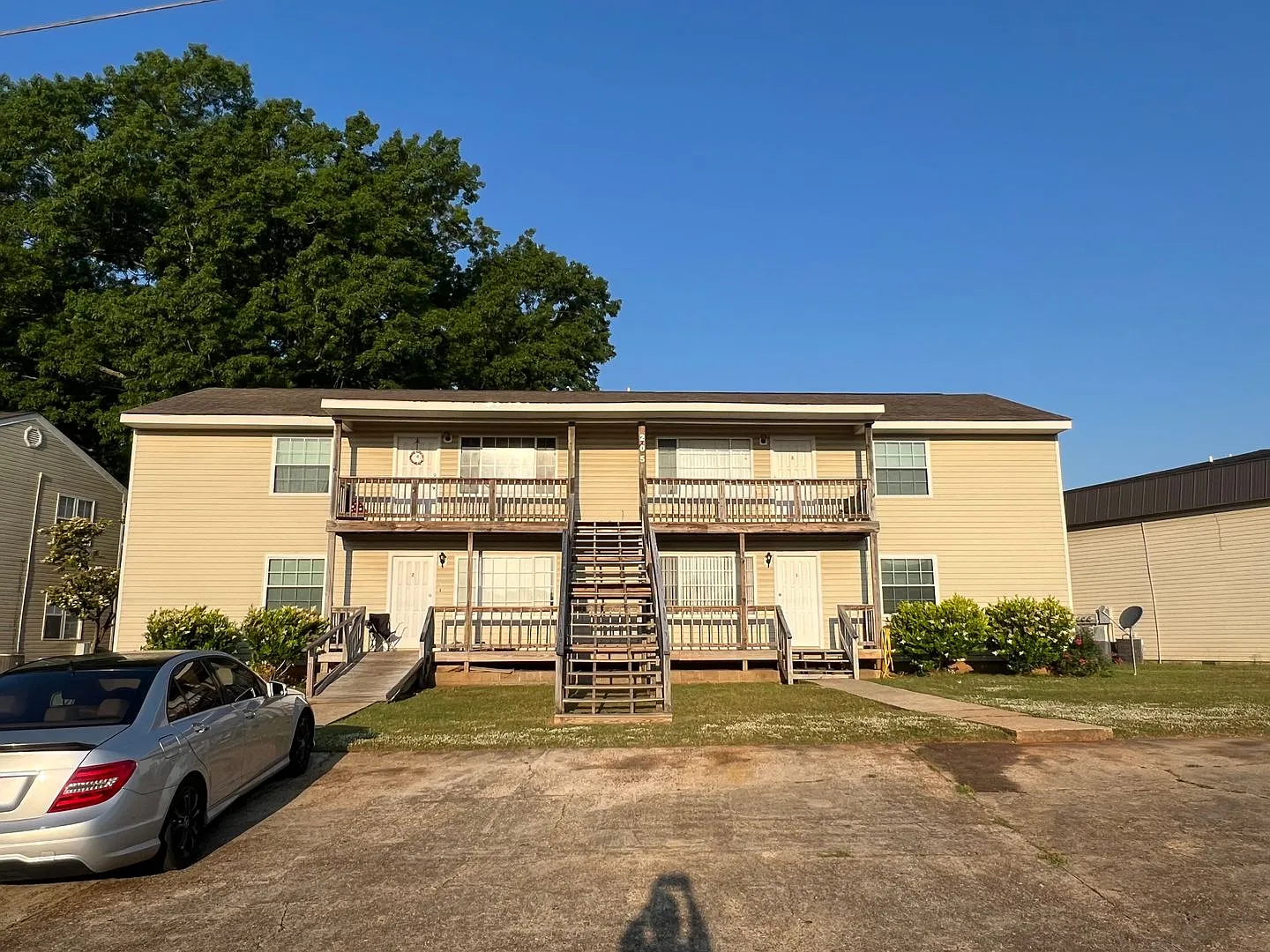 Available NOW-205 Glenwood Drive Apt 1- New LOOK - Move in special 1/2 off the first month rent w... — Photo 3