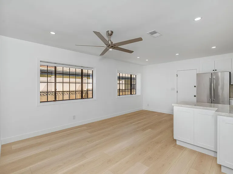 1314 Glenavon Ave — Photo 15