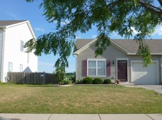 1104 Burns Ln, Minooka, IL 60447