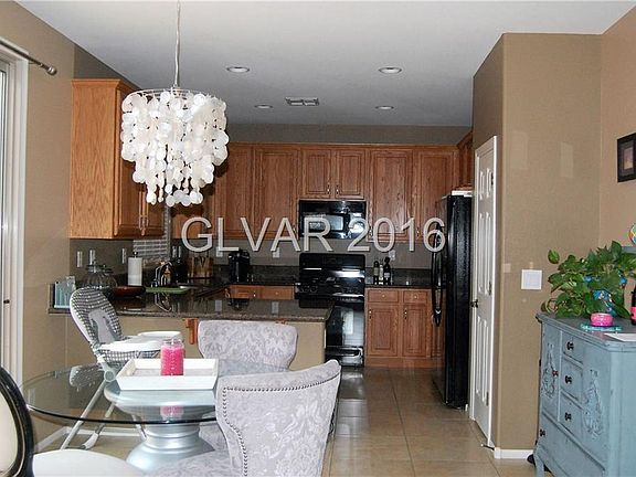 3rd image of 10671 Peach Creek St