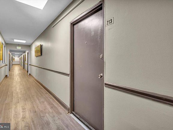 3rd image of 2101 Chestnut St APT 213
