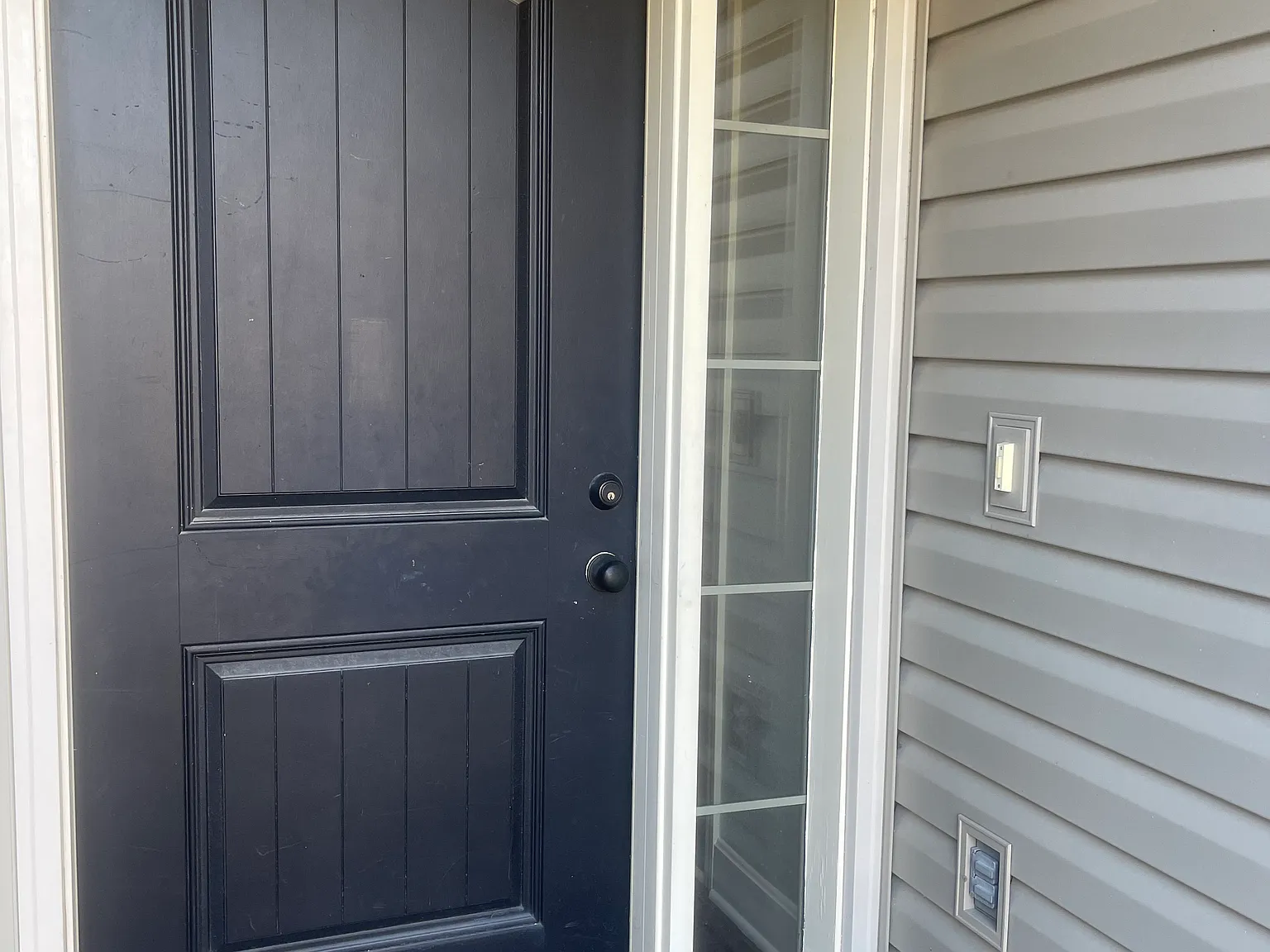 3 bed, 1300 sqft, $1,635 — Photo 2