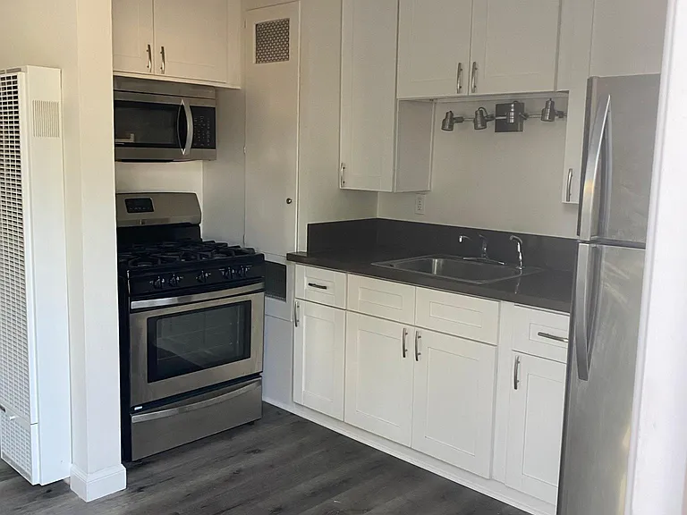 806 N Nopal St #D — Photo 2
