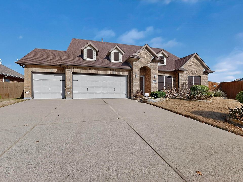 1st image of 3020 Glenoaks Dr