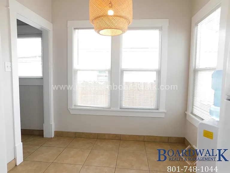 657 E Warnock Ave — Photo 20