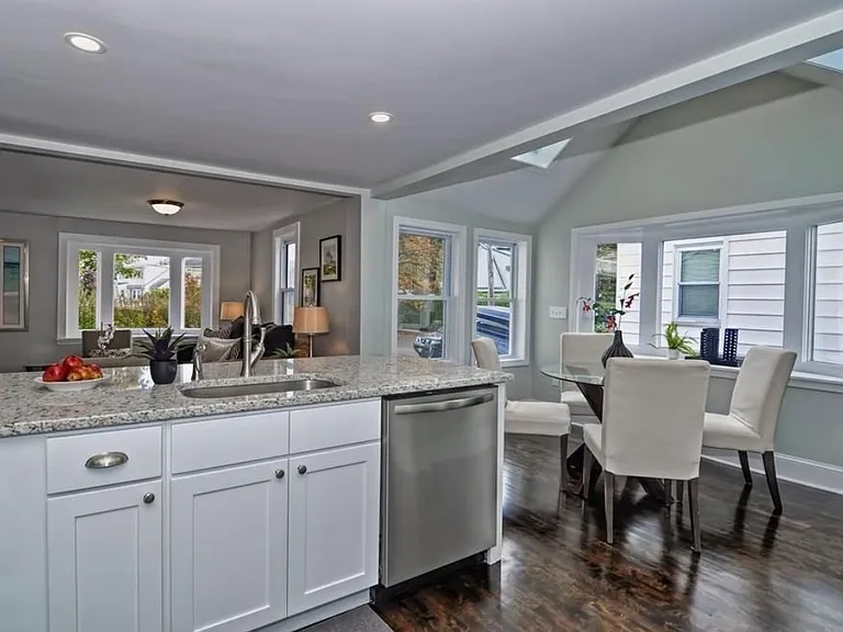 65 Brentwood St — Photo 5