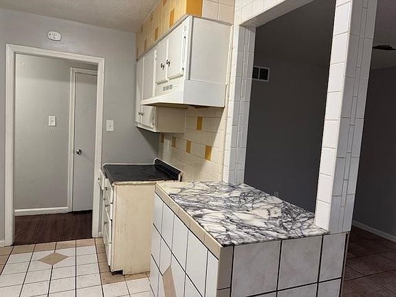 5th image of 1181 Canary Ln