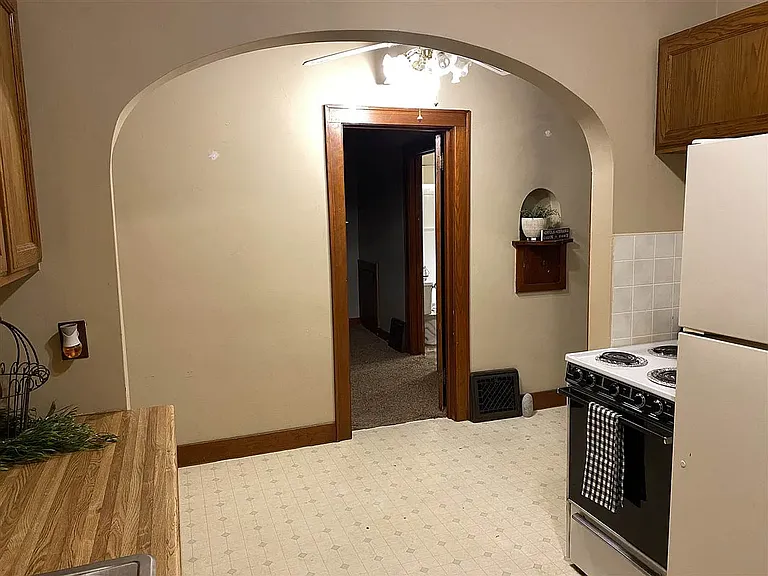 207 N Pine St — Photo 14