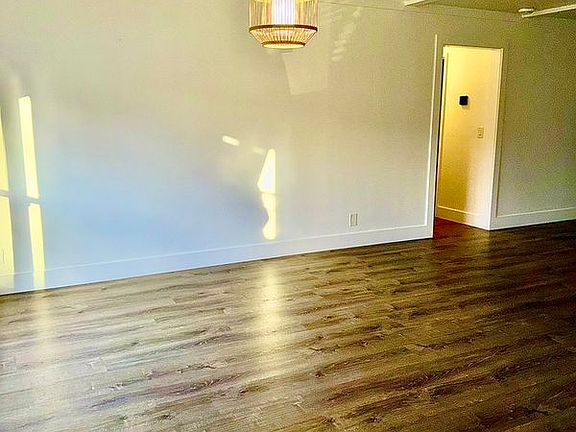 5th image of 474 NE 38th St