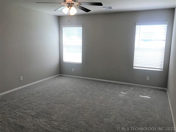 4th image of 11377 S 240th Ave