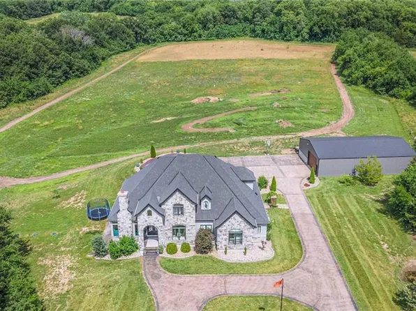 6603 S Stillhouse Rd, Oak Grove, MO 64075